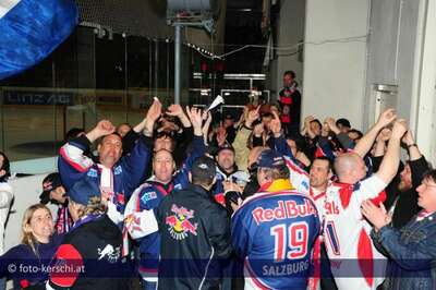 Ausgleich im vierten Spiel: Rückspiel am Ostersonntag in Salzburg foto-kerschi_01-04-2010_eishockeyliga__66.jpg