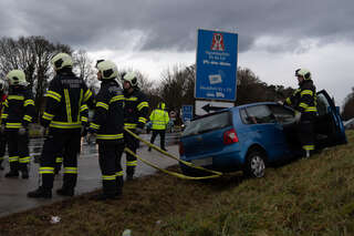 Unfall auf der L571 bei Enns foke_20181222_142238_01.jpg