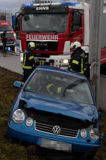 Unfall auf der L571 bei Enns foke_20181222_142300_01.jpg