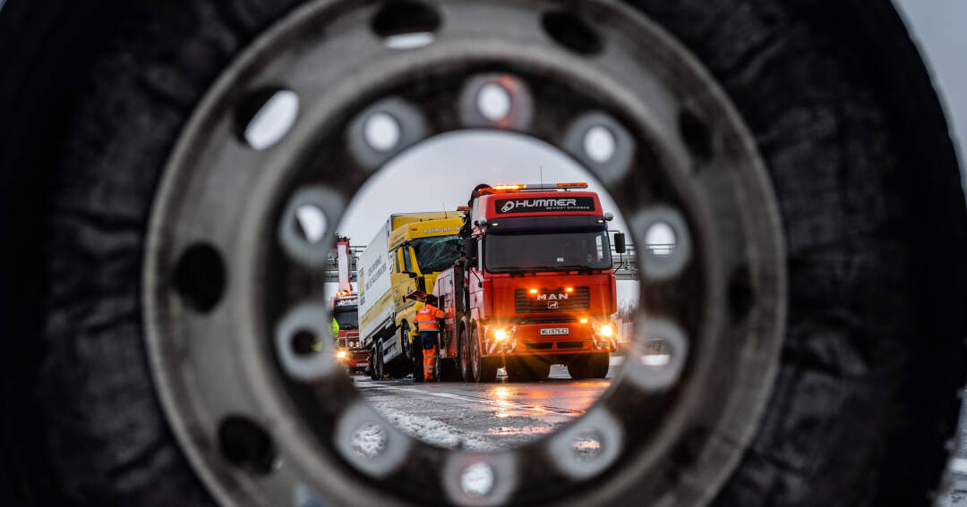 Titelbild: A1 - Unfall mit fünf Lkw und zwei Pkw