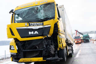 A1 - Unfall mit fünf Lkw und zwei Pkw foke_20190123_171558.jpg