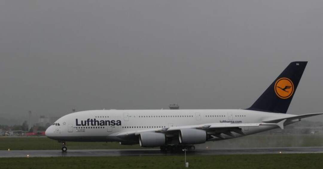 Titelbild: Airbus A380 in Linz gelandet