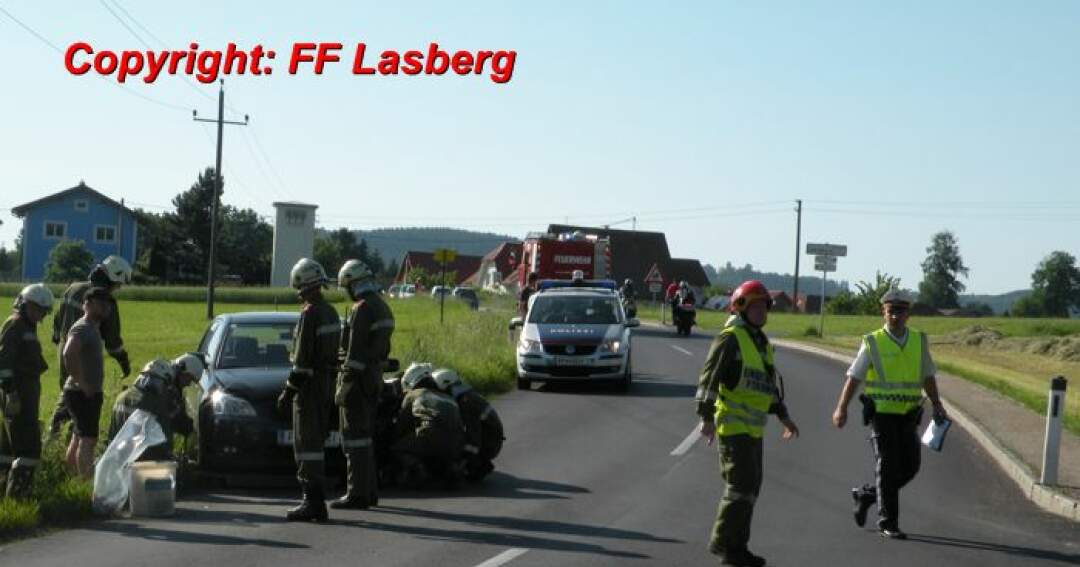 Titelbild: Verkehrsunfall in Lasberg