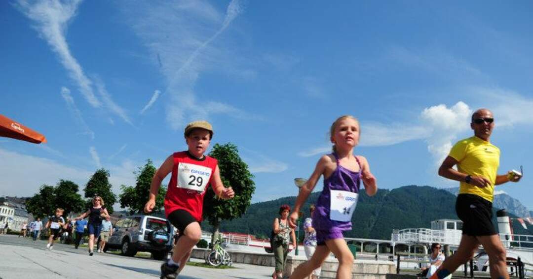 Titelbild: Bergmarathon Traunsee: Auch die Minis laufen mit
