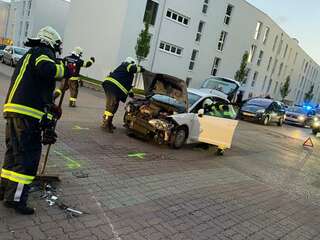 Zwei Verletzte bei Verkehrsunfall - Bezirk Linz Land Traun3.jpeg