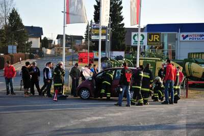 Berufsschüler löschte Fahrzeugbrand fahrzeugbrand-002.jpg