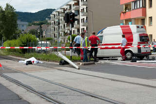 Tödlicher Verkehrsunfall im Kreuzungsbereich toedlicher-verkehrsunfall__07.jpg