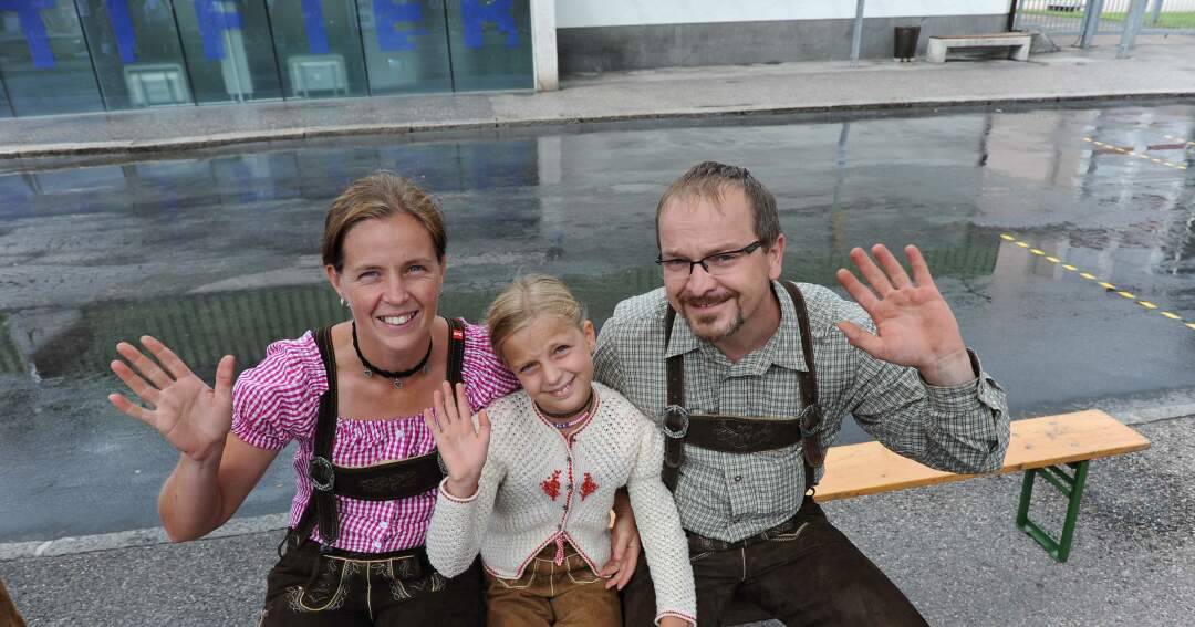 Titelbild: Für guten Zweck mit Lederhosen unterwegs