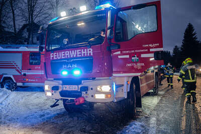 Verkehrsunfall auf der B126 Leonfeldener Straße foke-26456.jpg