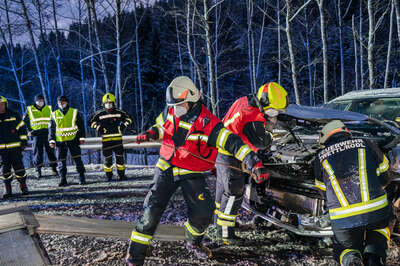 Verkehrsunfall auf der B126 Leonfeldener Straße foke-26460.jpg