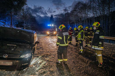 Verkehrsunfall auf der B126 Leonfeldener Straße foke-26471.jpg