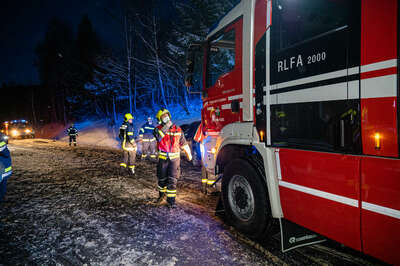 Verkehrsunfall auf der B126 Leonfeldener Straße foke-26473.jpg