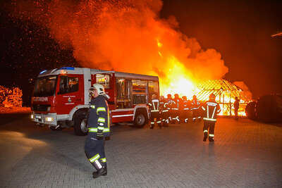 Großbrand in Herzogsdorf FOKE-202203162030-014.jpg