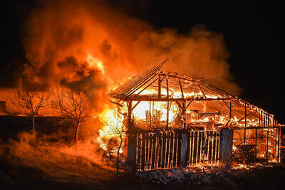 Großbrand in Herzogsdorf FOKE-202203162035-029.jpg