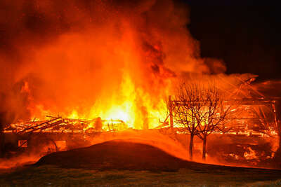 Großbrand in Herzogsdorf FOKE-202203162043-041.jpg