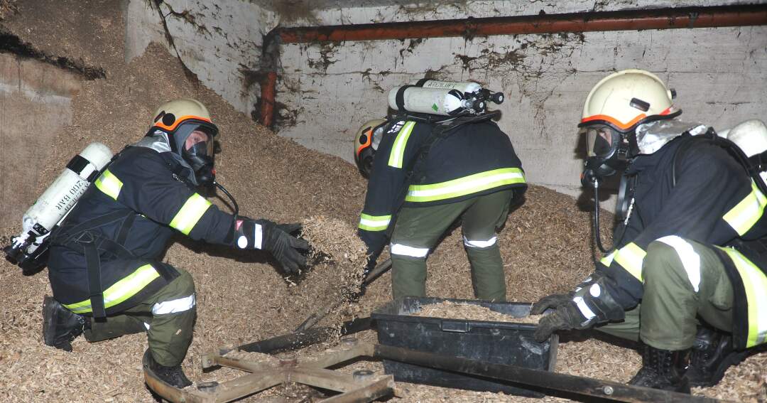 Titelbild: Brand im Hackschnitzellager