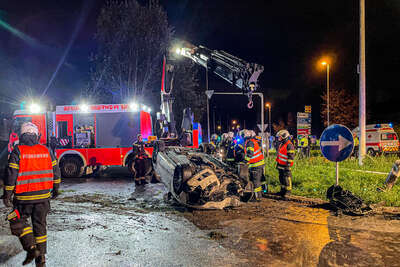 Verkehrsunfall im Kreisverkehr beim Mona-Lisa Tunnel FOKE-2022110421141191-018.jpg