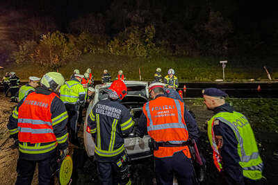 Verkehrsunfall im Kreisverkehr beim Mona-Lisa Tunnel FOKE-2022110421201197-023.jpg