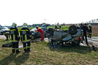 Tote und zwei Schwerverletzte nach Autounfall tote-bei-autounfall_09.jpg