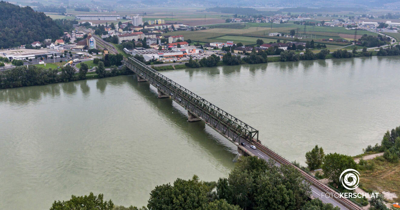 Titelbild: Radar soll marode Donaubrücke schützen