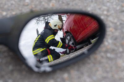 Unfall mit zwei PKW in Ungenach FVM-9033.jpg