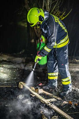 Brand in der Nähe vom Einkaufszentrum VARENA FVM-9327.jpg