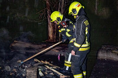 Brand in der Nähe vom Einkaufszentrum VARENA FVM-9350.jpg