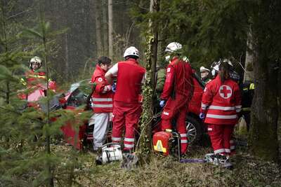 Eingeklemmte Person bei Verkehrsunfall in Gallneukirchen foke-62474.jpg