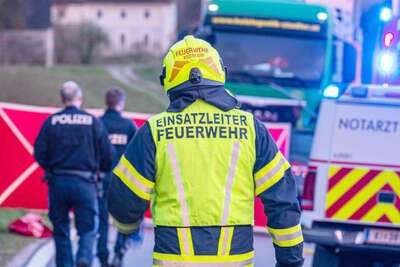 Tödliche Frontalkollision mit LKW in Voitsdorf 2023-03-31-07-55-Kopie.jpg