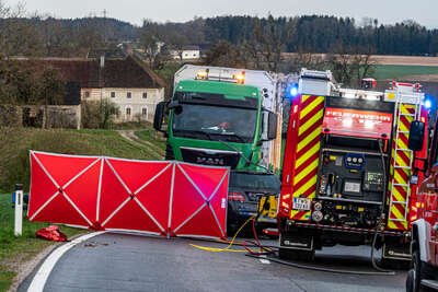 Tödliche Frontalkollision mit LKW in Voitsdorf DSC-7529.jpg