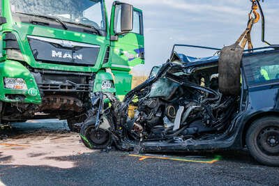 Tödliche Frontalkollision mit LKW in Voitsdorf DSC-7578.jpg