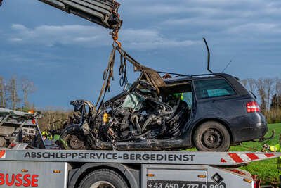 Tödliche Frontalkollision mit LKW in Voitsdorf DSC-7623.jpg