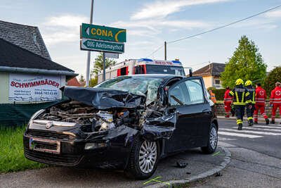 PKW kollidiert mit Sämaschine- eine verletzte Person DSC-2853.jpg