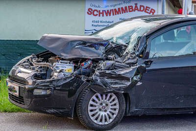 PKW kollidiert mit Sämaschine- eine verletzte Person DSC-2891.jpg