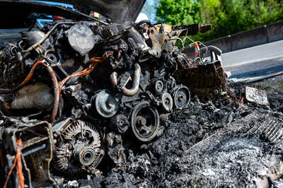 Fahrzeugbrand auf der A1 in Enns FOKE-2023051316322825-036.jpg