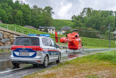 Notarzthubschrauber nach internem Notfall im Einsatz DSC-3016.jpg