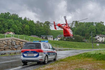 Notarzthubschrauber nach internem Notfall im Einsatz DSC-3022.jpg