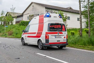 Kreuzungskollision auf der B122 in Sattledt- eine Person verletzt DSC-3264.jpg