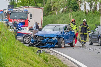 Kreuzungskollision auf der B122 in Sattledt- eine Person verletzt DSC-3269.jpg