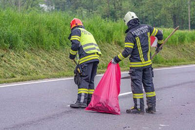 Kreuzungskollision auf der B122 in Sattledt- eine Person verletzt DSC-3299.jpg