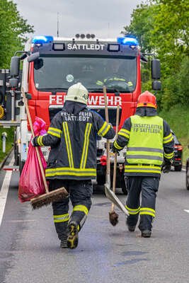 Kreuzungskollision auf der B122 in Sattledt- eine Person verletzt DSC-3401.jpg