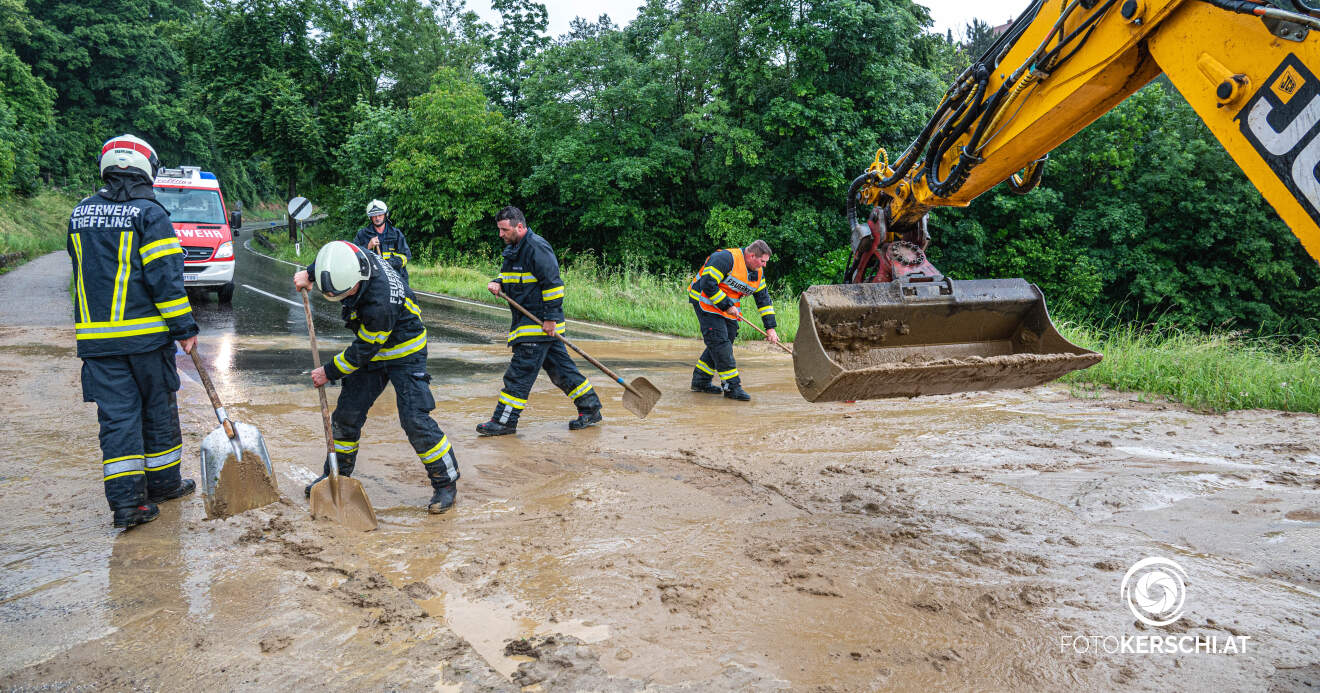 Gewitter mit Starkregen sorgen für lokale Überflutungen