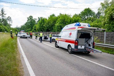 Verkehrsunfall glücklicherweise ohne eingeklemmte Personen FOKE-2023060915400758-007.jpg