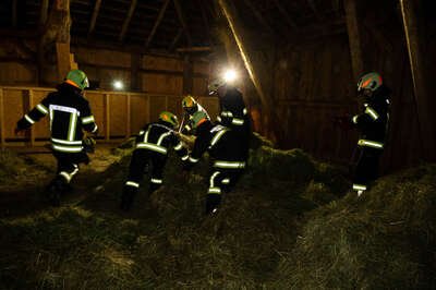 Feuerwehr Haibach und Reichenau im Einsatz: Heu im Heuboden sorgt für Brandverdacht Brandverdacht-Haibach-7388.jpg