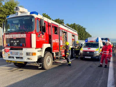 Verkehrsbehinderung auf der A1 nach Unfall mit LKW foke-69520.jpg