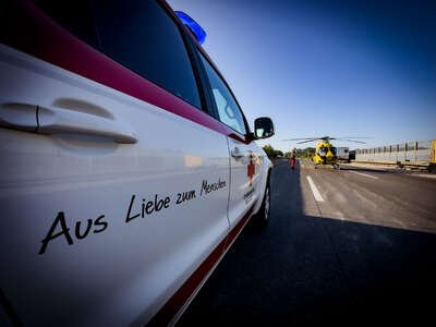 Verkehrsbehinderung auf der A1 nach Unfall mit LKW foke-69523.jpg