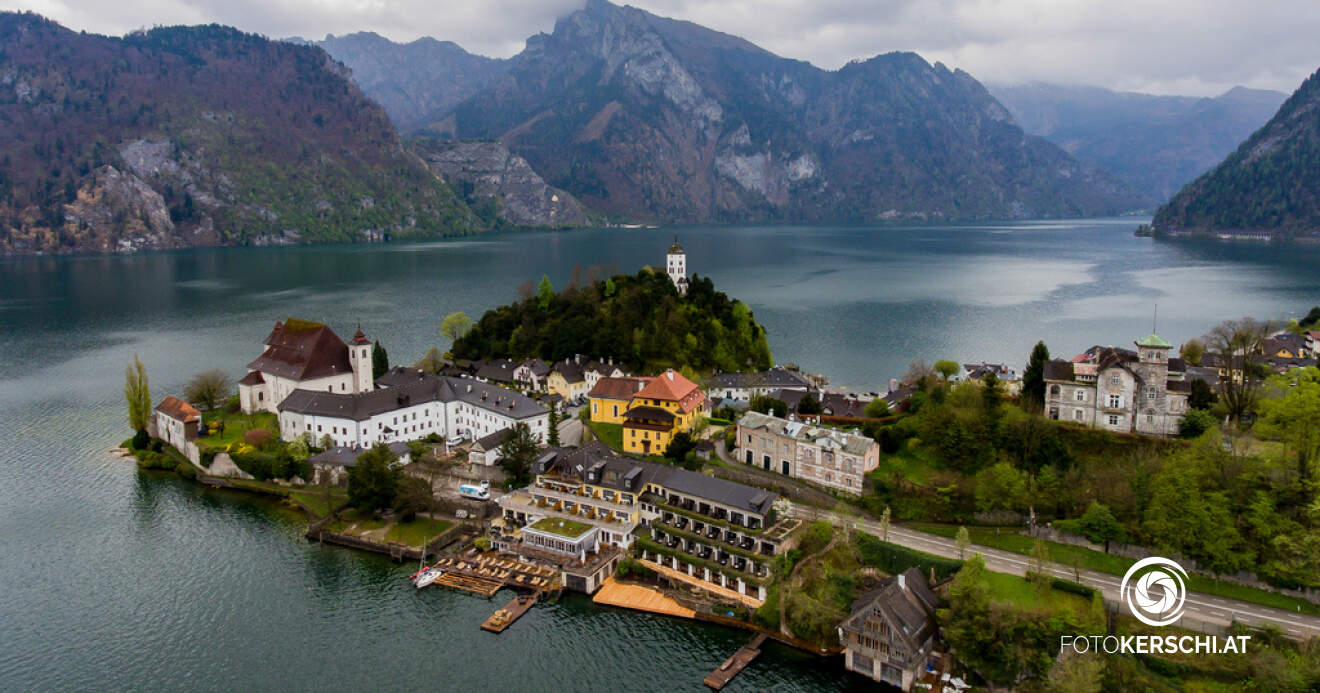 Titelbild: Lebensrettung durch Passanten am Traunsee