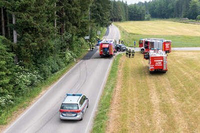 Kreutzungskollision auf der Passauer Straße in Moosham DJI-0101.jpg