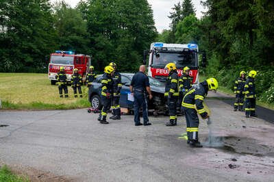 Kreutzungskollision auf der Passauer Straße in Moosham DSC-7657.jpg