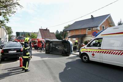 Verkehrsunfall in Steyr forderte 2 Verletzte fkstore-70620.jpg